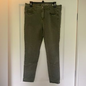 American Eagles Superstretch Olive Jeggings Size 12